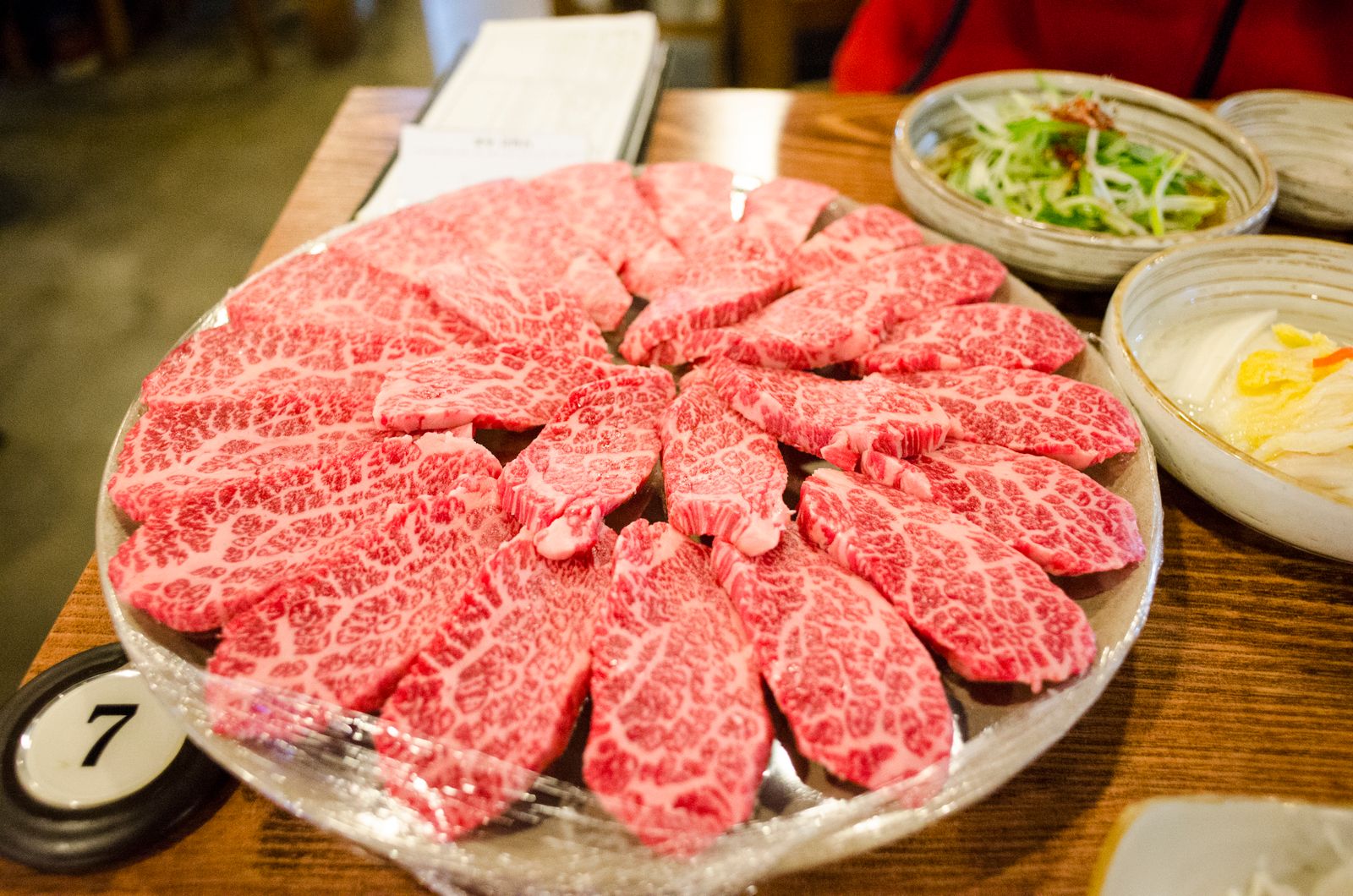 Tranches de wagyu Kuroge Washu au persillé intramusculaire dense
